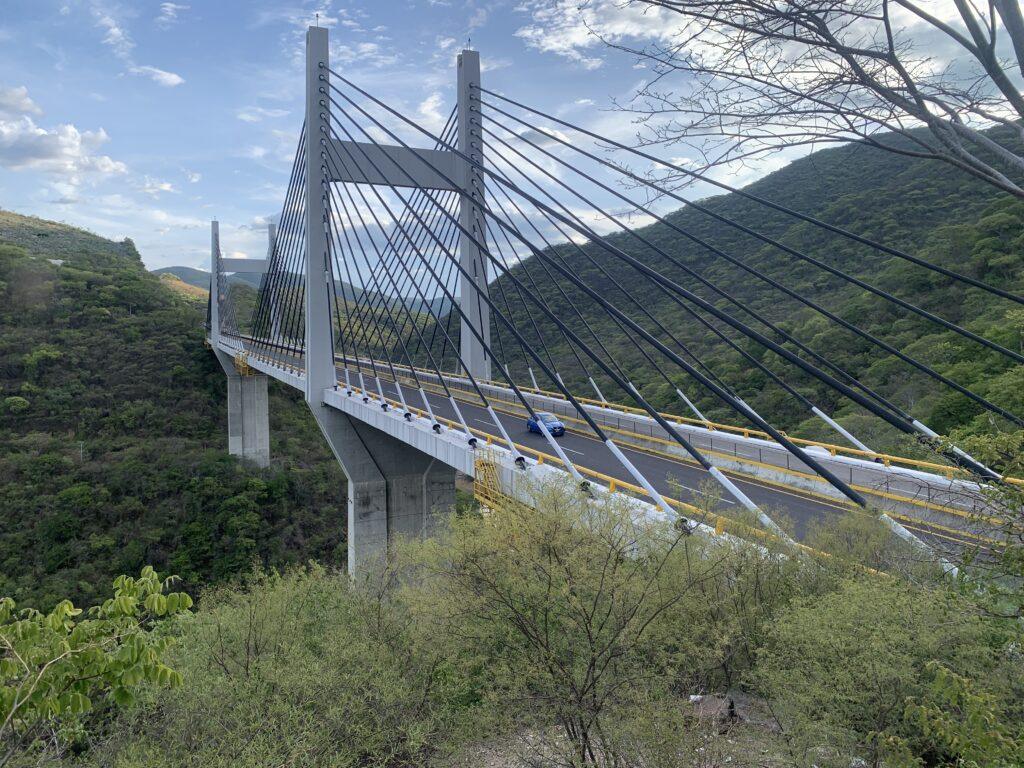 INSPECCIÓN DETALLADA Y PROYECTO DE REPARACIÓN DEL PUENTE QUETZALAPA KM 166+000 DE LA AUTOPISTA: CUERNAVACA-ACAPULCO, fotografía 1