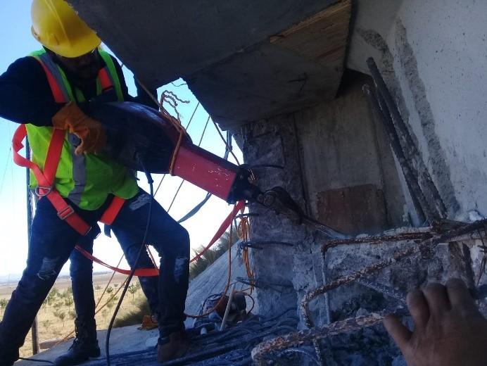 SUSTITUCIÓN INTEGRAL DE APOYOS DE NEOPRENO EN ESTRUCTURA UBICADA EN KM 103 + 433 DEL LIBRAMIENTO PEROTE, fotografía 2